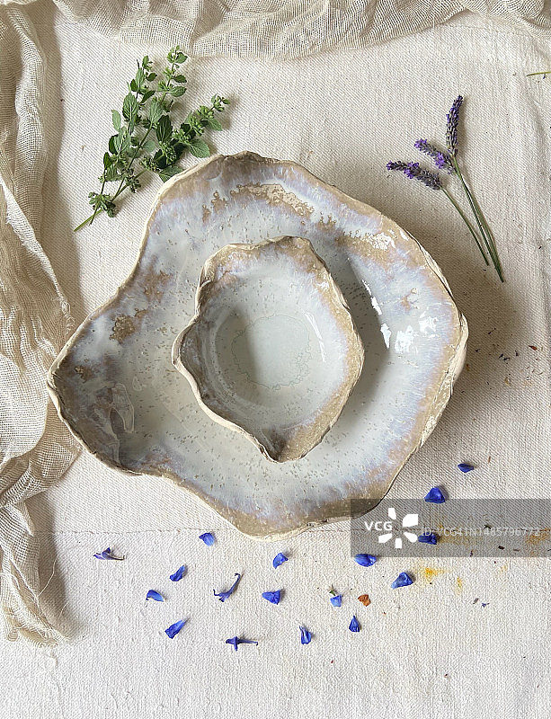 乡村风陶瓷碗图片素材