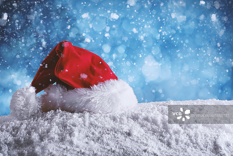 雪中圣诞老人特写，罗马尼亚奥拉迪亚图片素材