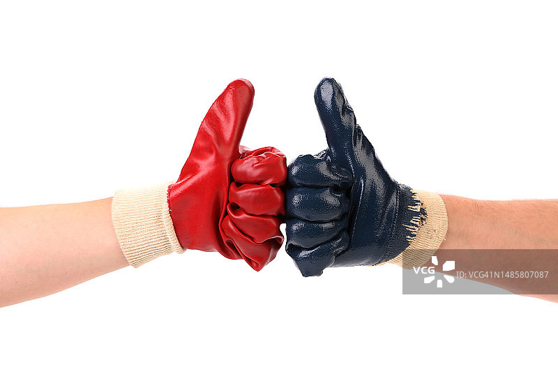 女子戴着手套，白色背景，摩尔多瓦图片素材