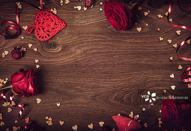 情人节餐桌场景，木桌背景图片素材
