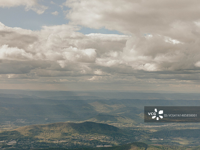 鸟瞰景观对着天空图片素材