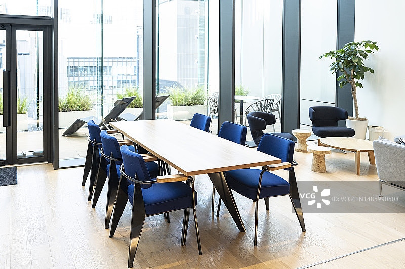 空旷的豪华办公室图片素材