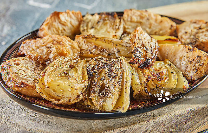 烤箱烤芹菜和茴香法式美食图片素材