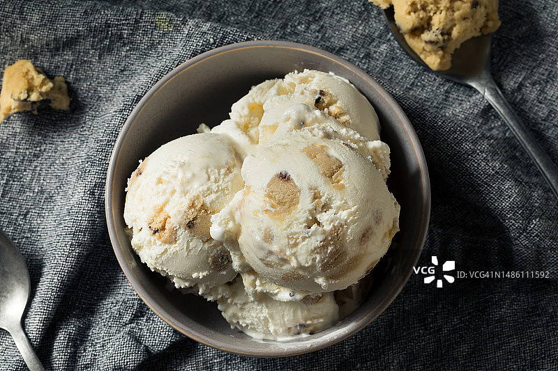 碗中冰淇淋高角度视图图片素材