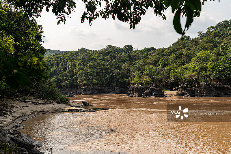 哥伦比亚亚马逊地区的瓜维亚雷河图片素材