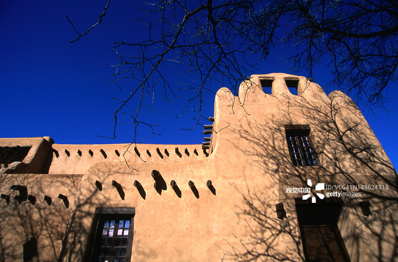 土坯风格建造的美术博物馆图片素材
