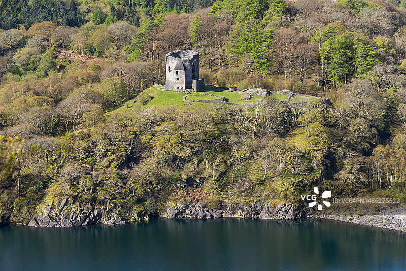 多尔巴达恩城堡，英国斯诺多尼亚国家公园，北威尔士图片素材