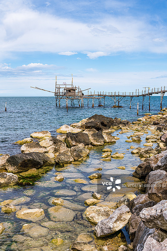 特拉布奇，意大利阿布鲁佐海岸线图片素材