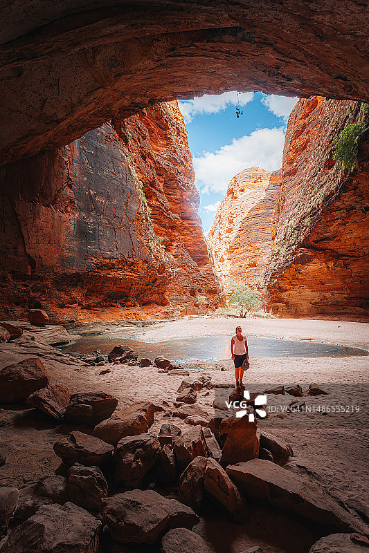 澳大利亚普尔努卢卢国家公园大教堂峡谷的游客图片素材