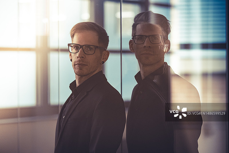 双胞胎兄弟图片素材