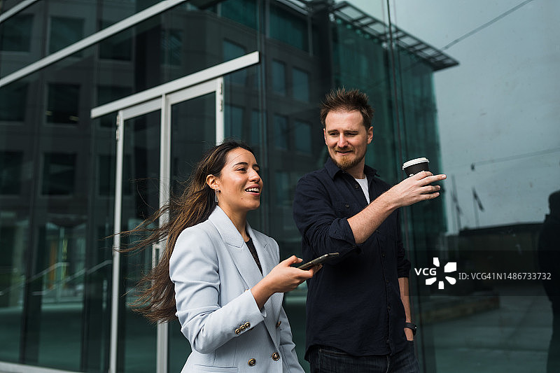 对他们所做的商业举措充满信心图片素材