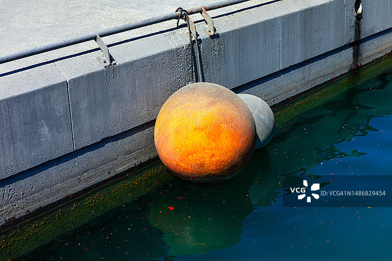 船用码头挡泥板图片素材