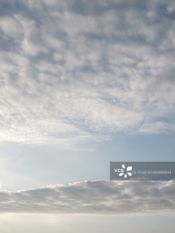 日出时分的云景图片素材