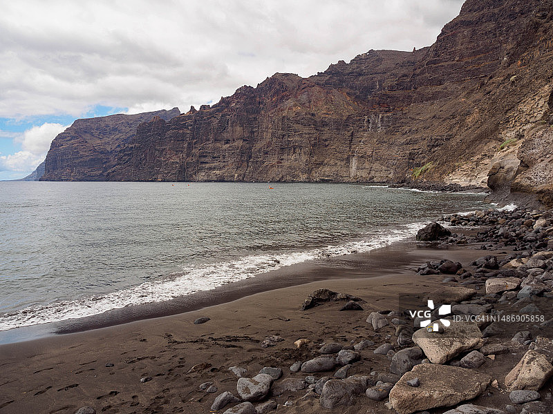 洛斯吉甘特斯悬崖，从特内里费海面升起的巨岩图片素材