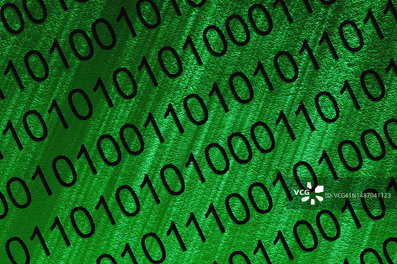 屏幕上的二进制代码图片素材