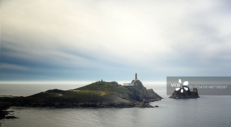 维拉诺角灯塔日落全景，西班牙加利西亚旅游图片素材