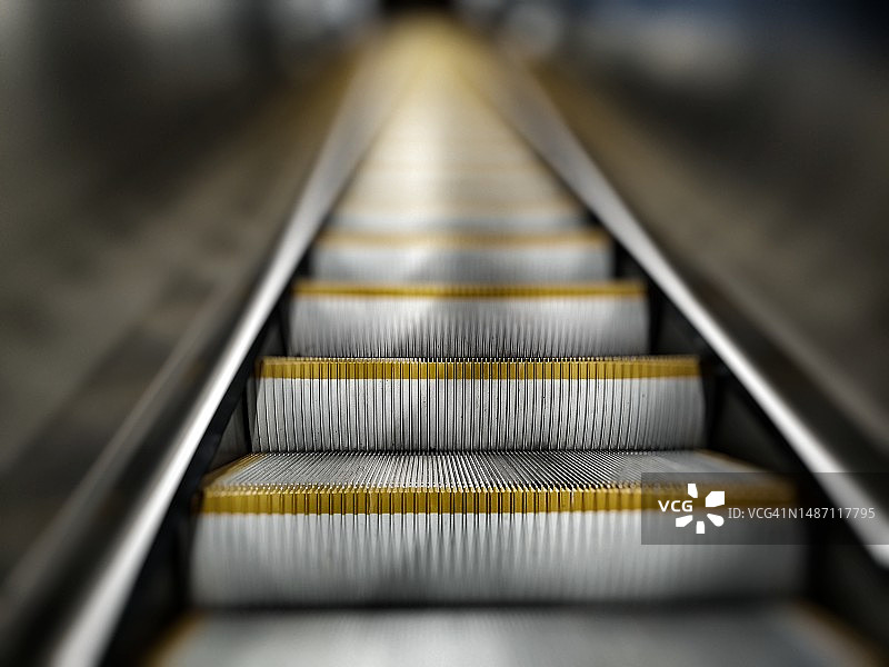 上坡地铁扶梯图片素材