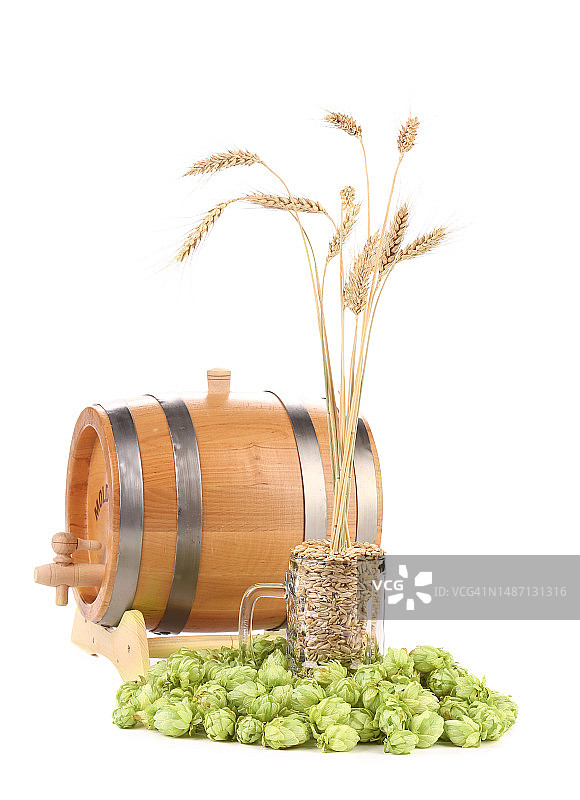 啤酒桶与啤酒花、大麦，摩尔多瓦图片素材