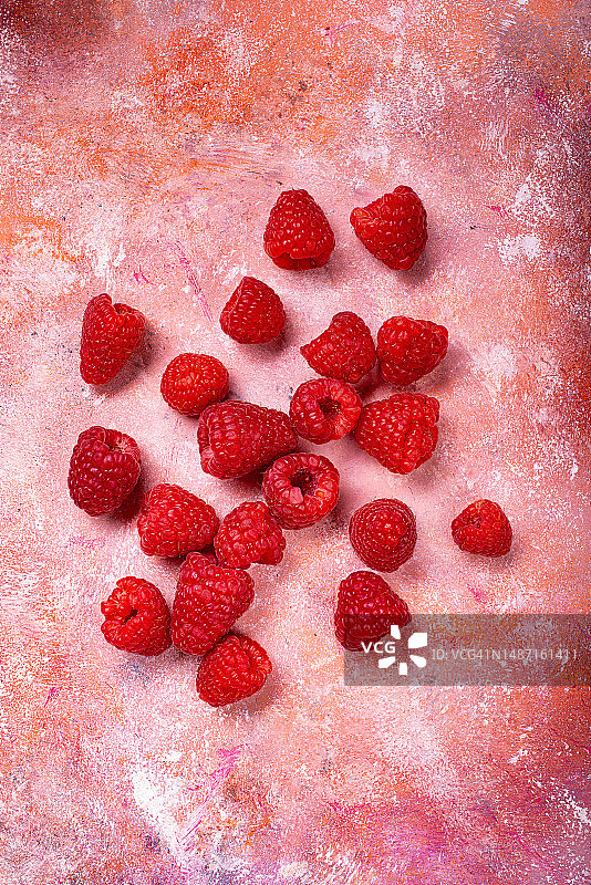 意大利乡村风格的新鲜覆盆子图片素材