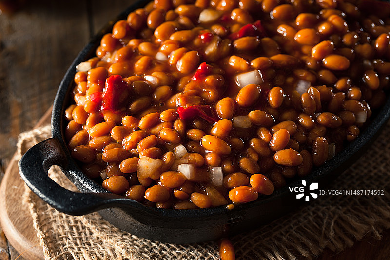 黑锅自制烤豆（罗马尼亚）图片素材