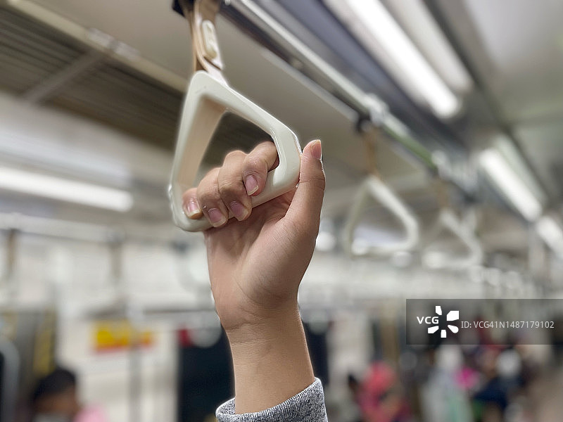 地铁拉手环图片素材
