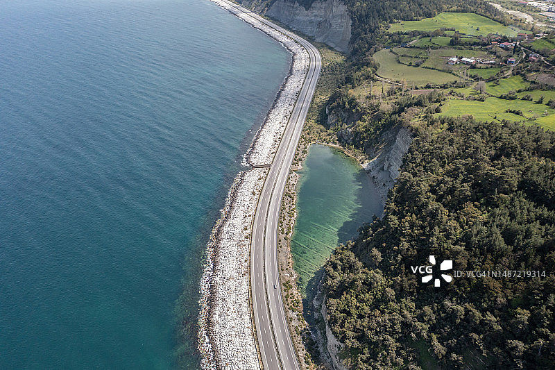 黑海沿海公路晴天航拍图片素材