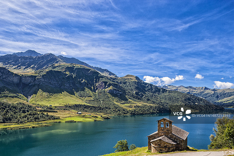 罗瑟兰湖边的小教堂图片素材