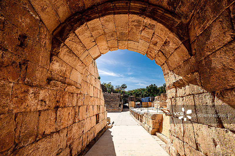 贝特沙安罗马圆形剧场的古老通道入口图片素材