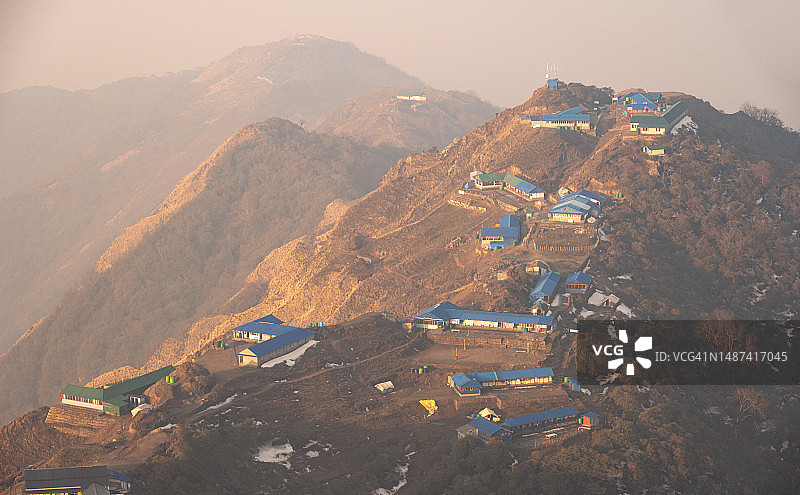 尼泊尔安娜普尔纳地区马迪喜马拉雅徒步路线高营地（3,580米）美景图片素材