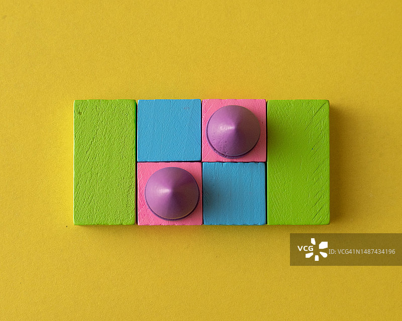 彩色木制玩具积木图片素材