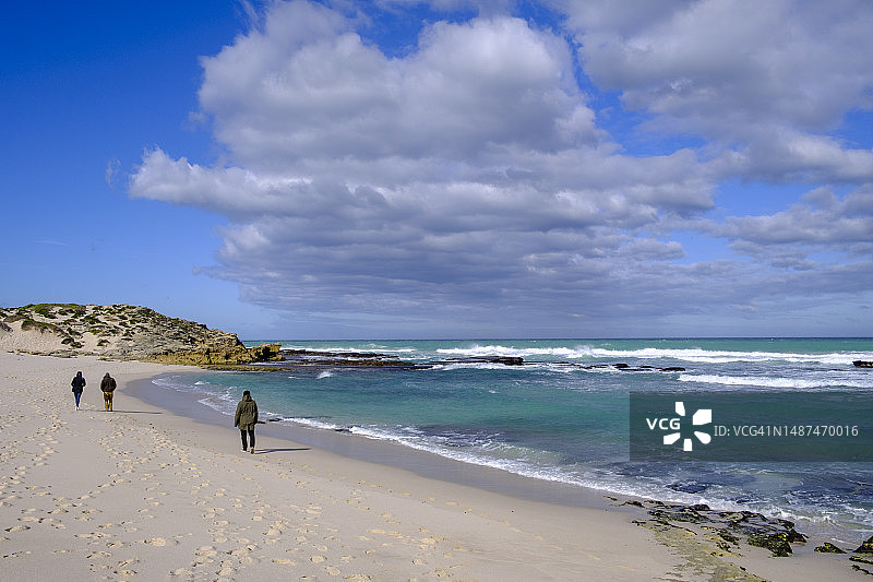 南非西开普省：德霍普自然保护区海滩上空的云彩图片素材