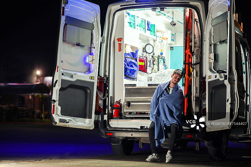 救护车后方的事故，急救图片素材