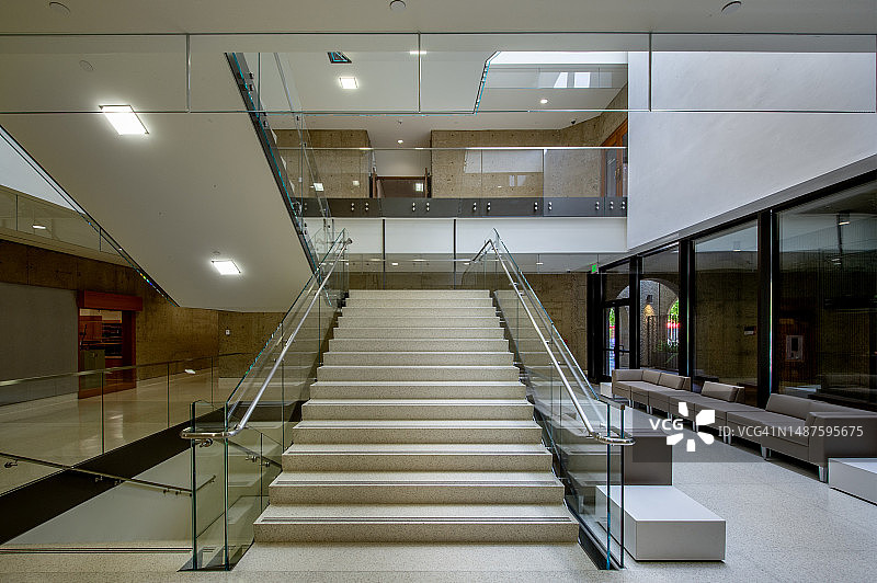 漂浮的楼梯图片素材