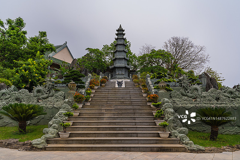 岘港灵应寺：世界各地游客的信仰中心图片素材