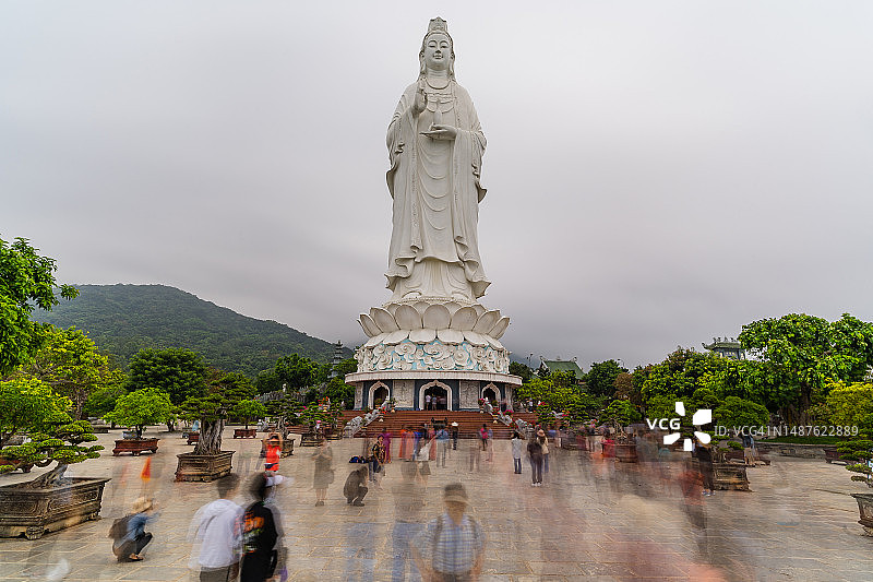 岘港灵应寺：世界各地游客的信仰中心图片素材