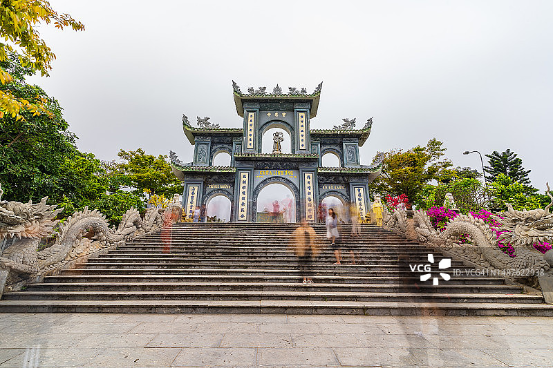 岘港灵应寺：世界各地游客的信仰中心图片素材