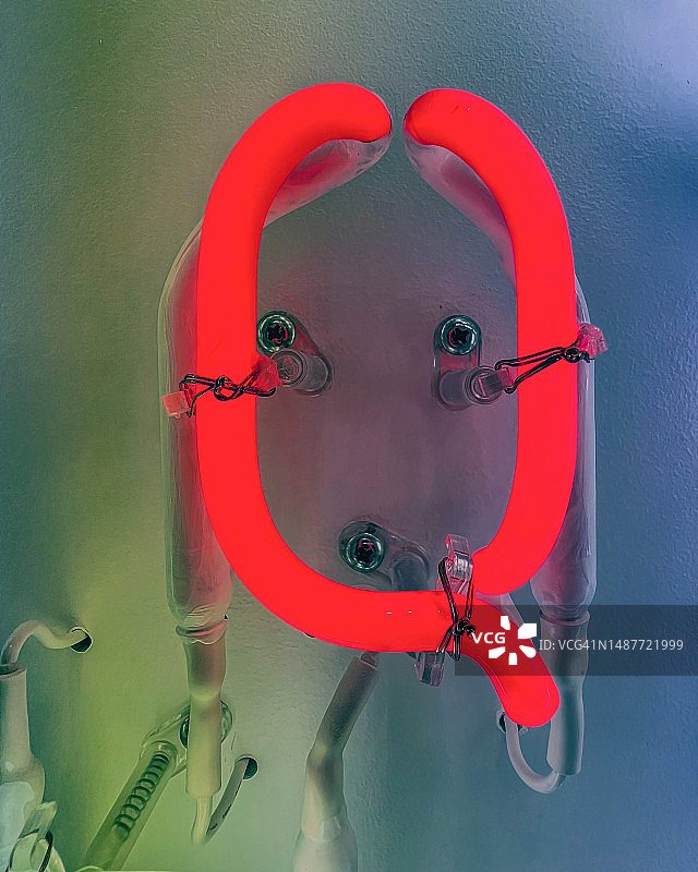 霓虹单个大写字母Q图片素材