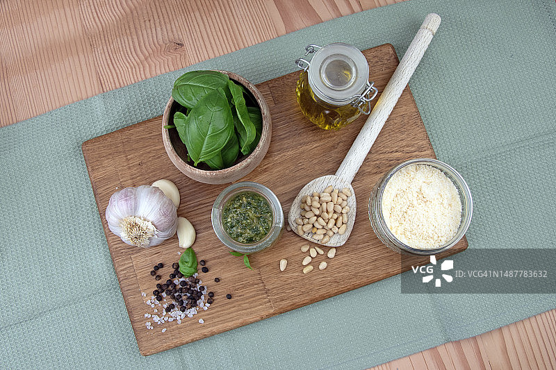 英国餐桌食材高角度视图图片素材