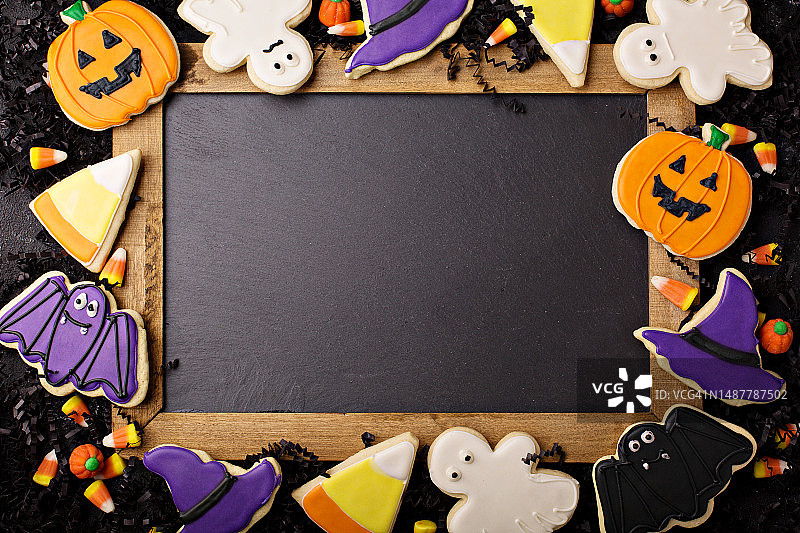 用皇家糖霜装饰的万圣节饼干图片素材