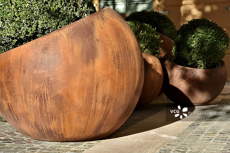 弗雷瑞斯市政厅的球形花盆（3）图片素材