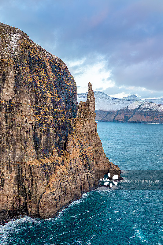 法罗群岛沃格岛的Trollkonufingur图片素材