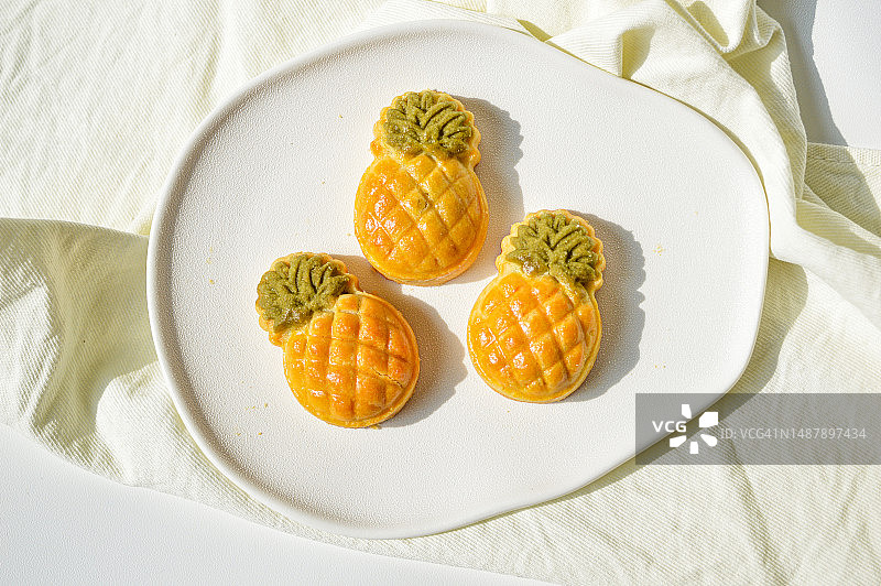 菠萝挞，菠萝蛋糕图片素材