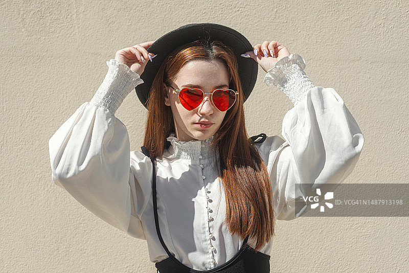 年轻女子画像图片素材