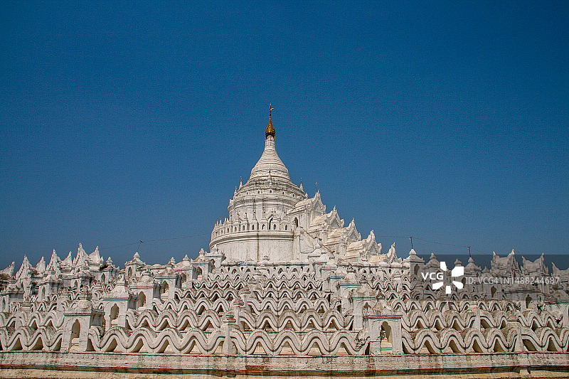 缅甸敏贡的辛比梅佛塔，又称妙达因佛塔图片素材
