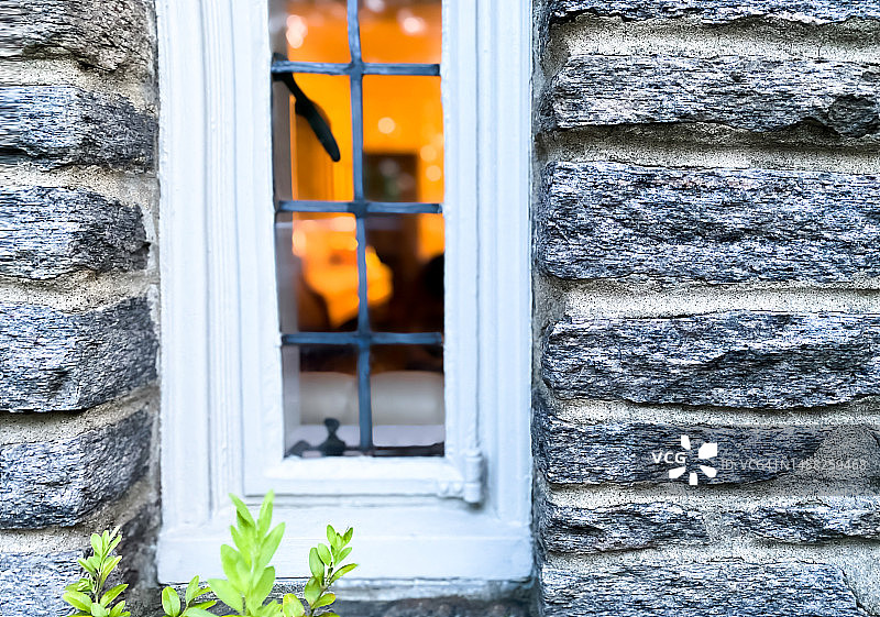 都铎式住宅铅框窗图片素材