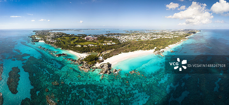 百慕大马蹄湾海滩南岸的广角镜头图片素材