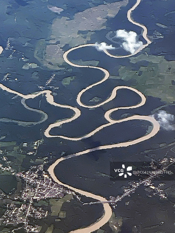 蜿蜒的河流图片素材