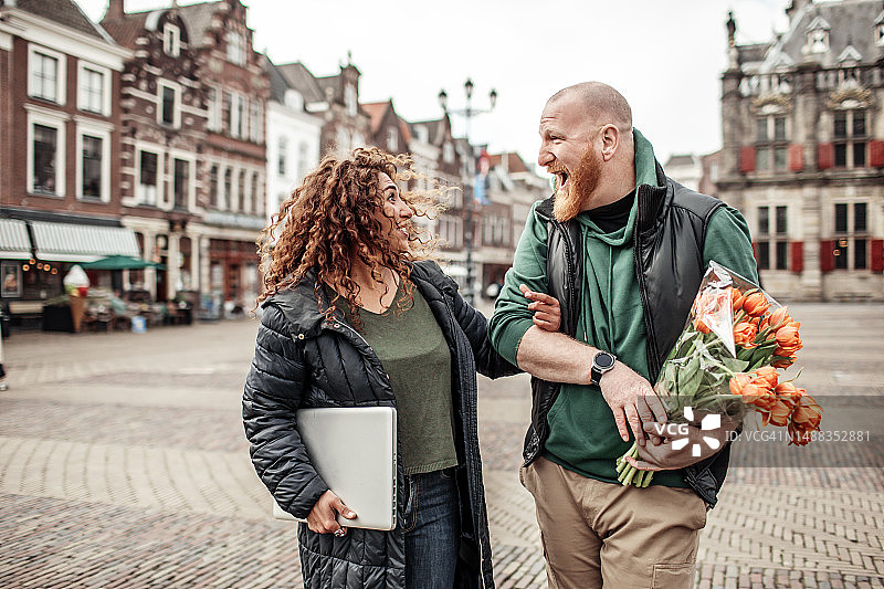 一对外国夫妇在代尔夫特约会图片素材
