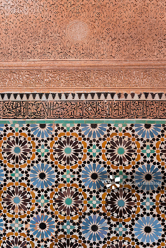 摩洛哥马拉喀什的马赛克和雕刻阿拉伯背景图片素材