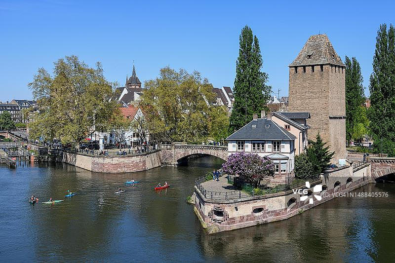 带亨利希塔的蓬斯古廊桥,旧城区或大岛,联合国教科文组织世界遗产,斯特拉斯堡,巴-莱茵省,阿尔萨斯,法国图片素材